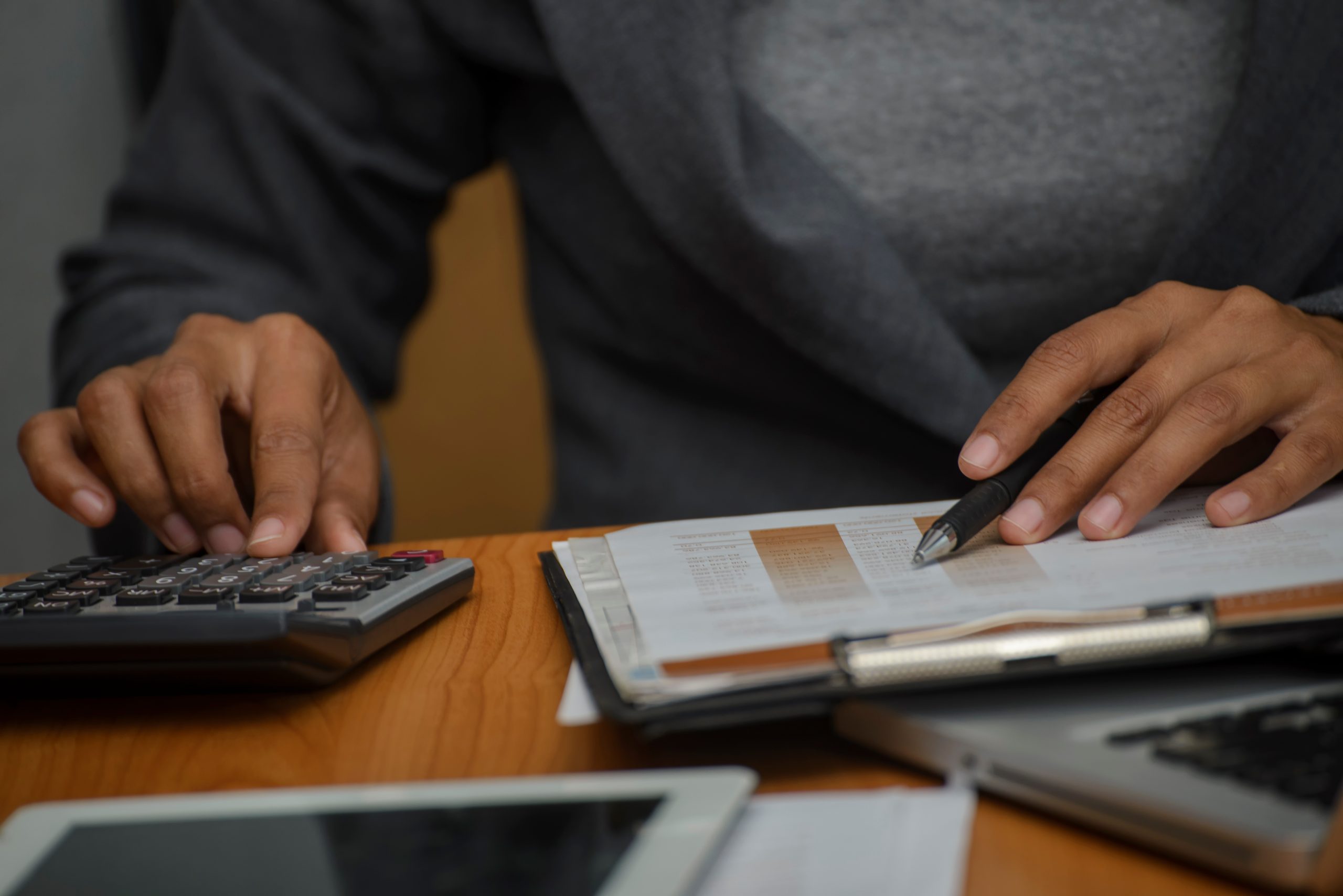 Gifting Strategies For Minimizing Taxes in 2025